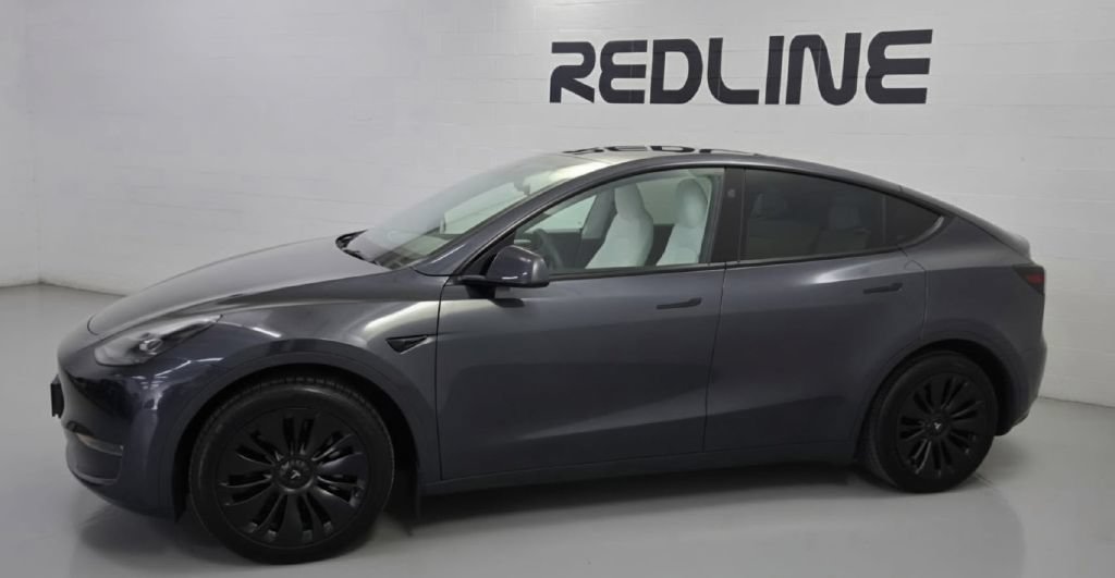 Used 2025 Tesla Model Y Long Range AWD/4WD image 2