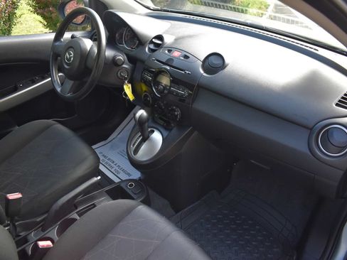 Used 2013 MAZDA MAZDA2 Sport FWD image 37