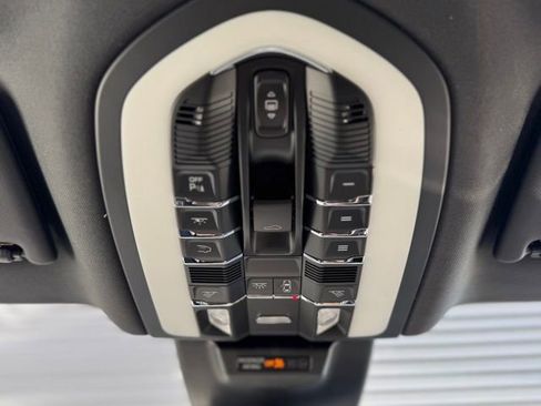 New 2026 Porsche Macan AWD/4WD image 27
