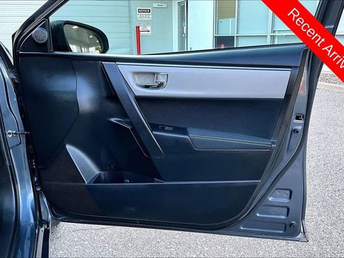 Used 2014 Toyota Corolla LE FWD image 28