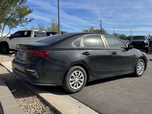 Used 2020 Kia Forte FE image 3