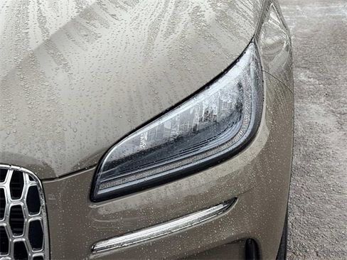 New 2026 Lincoln Corsair Premiere image 10