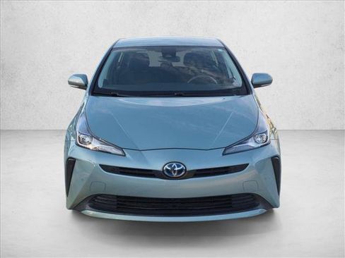 Used 2022 Toyota Prius LE FWD image 2