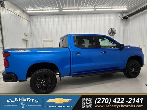 Used 2025 Chevrolet Silverado 1500 LT Trail Boss w/ LT Trail Boss Premium Package AWD/4WD image 2
