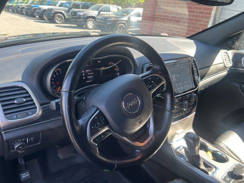 Used 2021 Jeep Grand Cherokee Limited AWD/4WD image 17