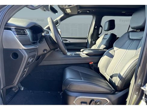 New 2026 Jeep Grand Wagoneer Limited AWD/4WD image 12