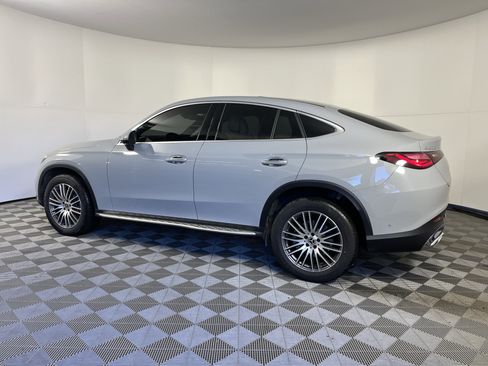 Used 2025 Mercedes-Benz GLC 300 4MATIC image 2