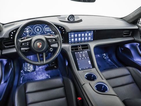 Certified 2022 Porsche Taycan GTS image 18