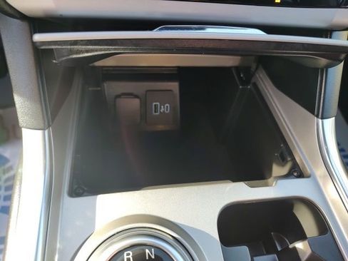 Certified 2023 Ford Explorer XLT w/ Equipment Group 202A image 24