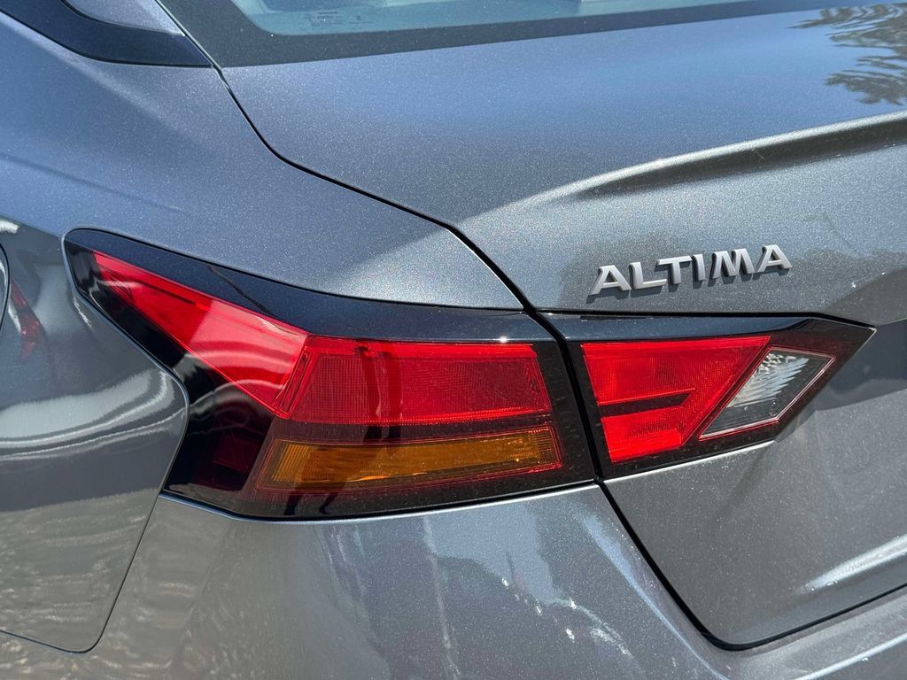 Certified 2025 Nissan Altima 2.5 SL FWD image 10