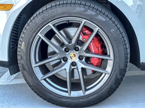 Certified 2022 Porsche Macan S image 26