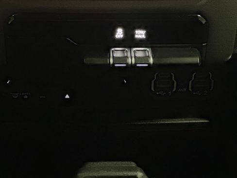 Used 2019 RAM 1500 Big Horn RWD image 19