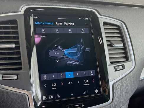 Used 2024 Volvo XC90 B5 Core w/ Protection Package image 23