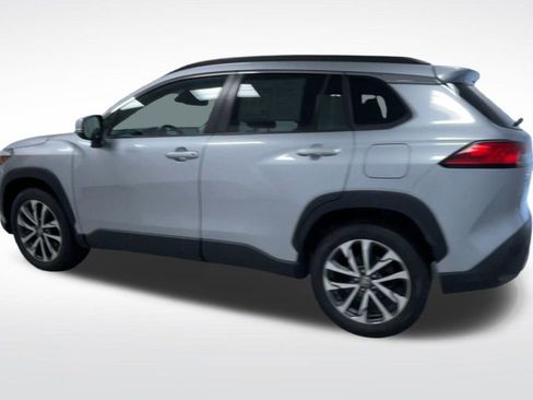 Certified 2022 Toyota Corolla Cross XLE w/ Convenience Package image 22