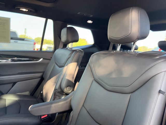 Used 2022 Cadillac XT6 Premium Luxury w/ Technology Package FWD image 27