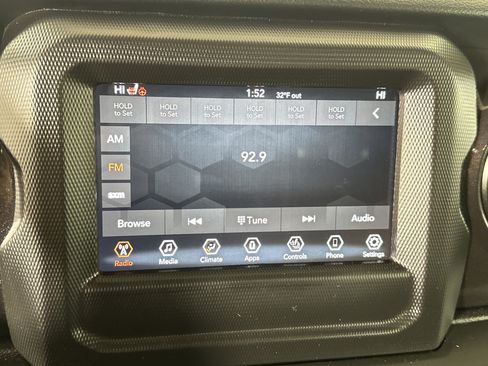 Used 2021 Jeep Wrangler Unlimited Sport image 17