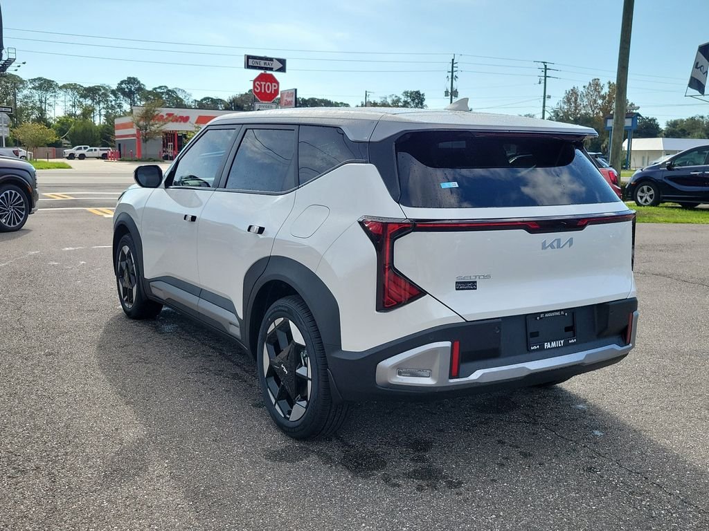 New 2027 Kia Seltos S FWD image 4