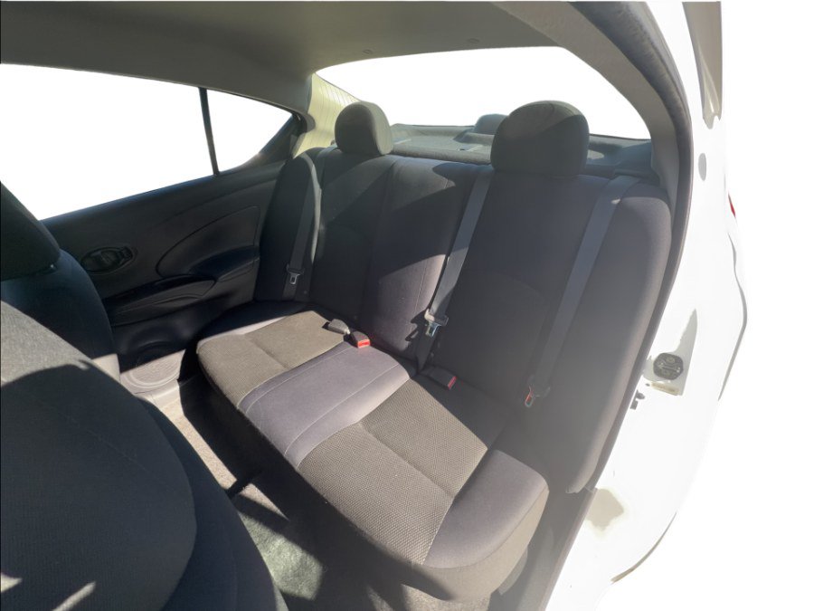 Used 2012 Nissan Versa SV FWD image 12