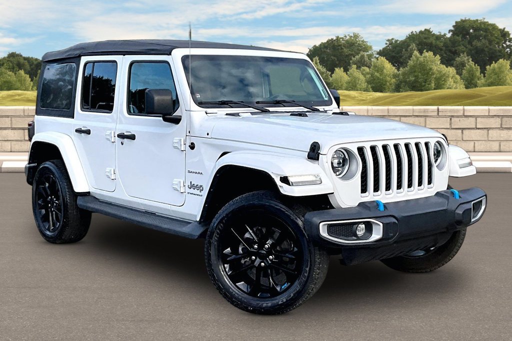 Used 2023 Jeep Wrangler Unlimited Sahara AWD/4WD image 2