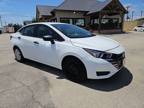 Used 2023 Nissan Versa S FWD image 10