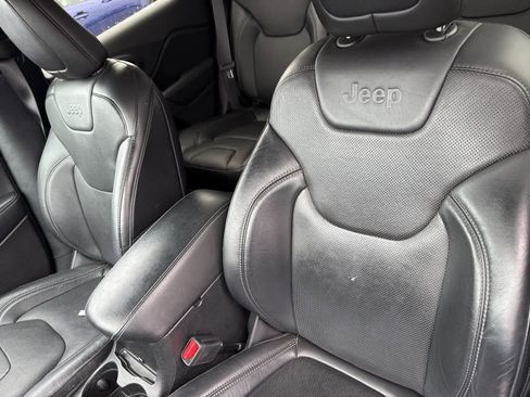 Used 2020 Jeep Cherokee Limited image 15