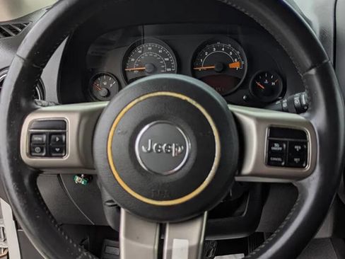 Used 2014 Jeep Patriot Latitude w/ Freedom Edition Package image 9