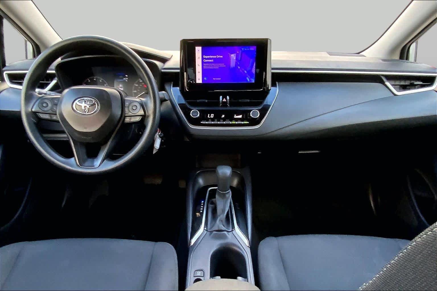 Used 2025 Toyota Corolla LE FWD image 15