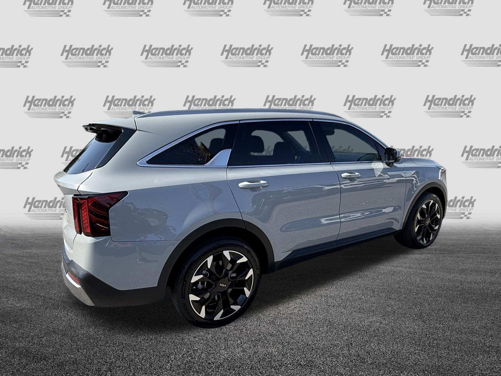 Used 2024 Kia Sorento EX w/ Panoramic Sunroof Package FWD image 10