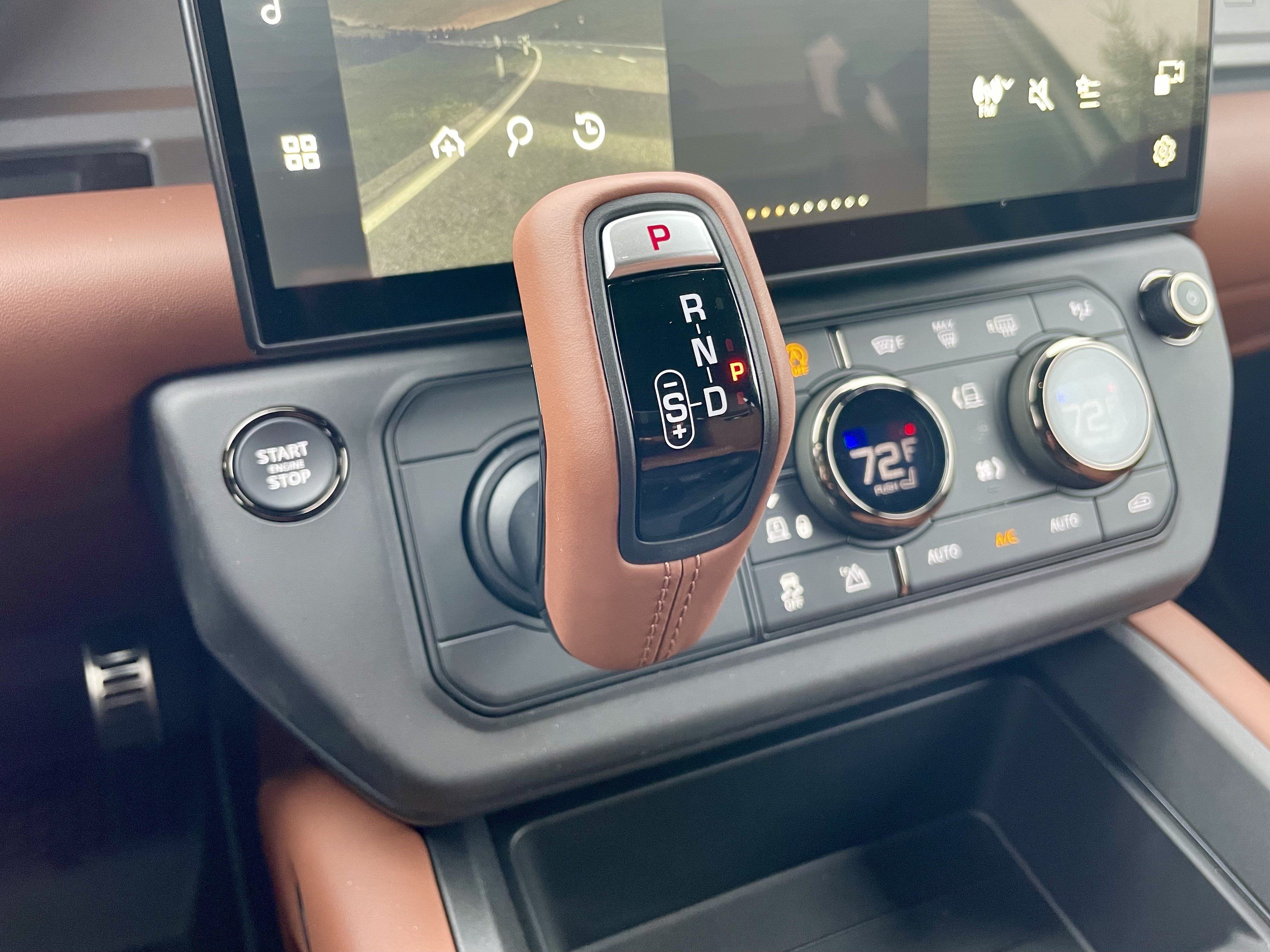 New 2026 Land Rover Defender 110 OCTA AWD/4WD image 20