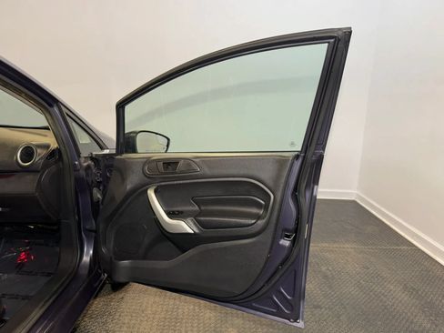 Used 2012 Ford Fiesta SES FWD image 22
