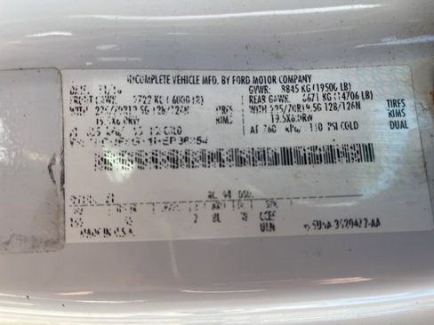 Used 2017 Ford F550 2WD Regular Cab Super Duty image 36