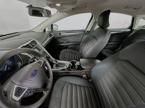 Used 2015 Ford Fusion SE FWD image 5