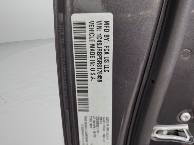 Used 2024 Jeep Wagoneer L Series II w/ Flexible Seating Group RWD image 32