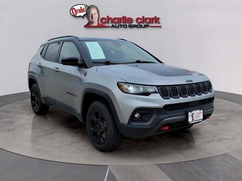Used 2024 Jeep Compass Trailhawk image 7