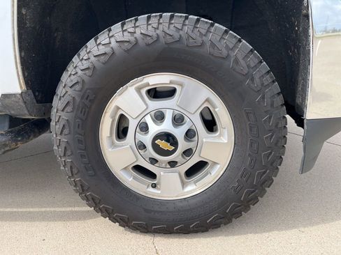 Used 2017 Chevrolet Silverado 2500 LT w/ LT Convenience Package image 8