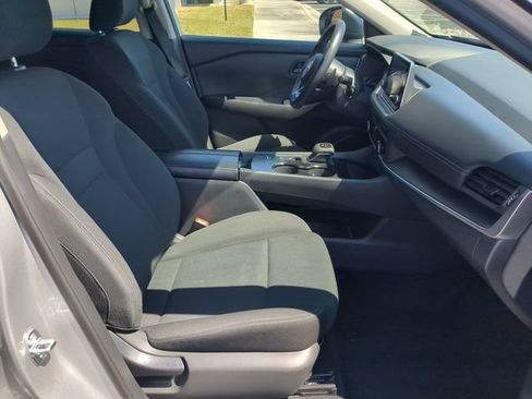 Used 2024 Nissan Rogue S FWD image 33