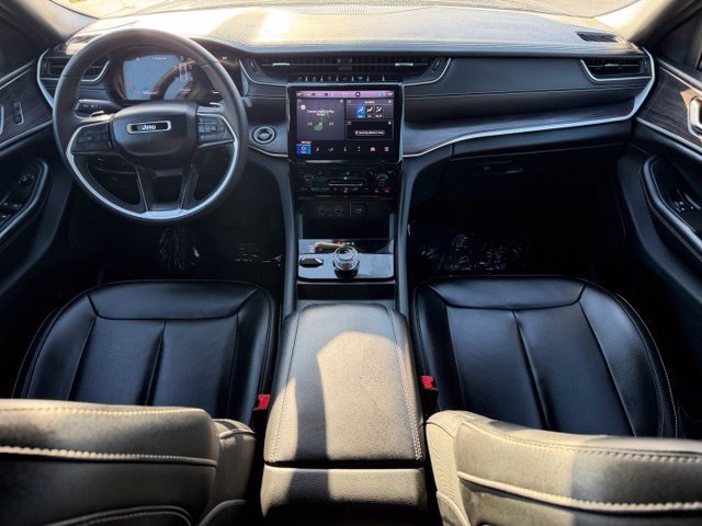 Used 2024 Jeep Grand Cherokee Limited AWD/4WD image 39