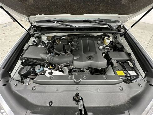 Used 2022 Toyota 4Runner SR5 image 29