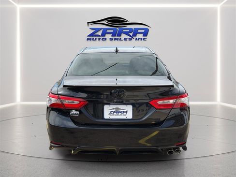 Used 2020 Toyota Camry SE image 6