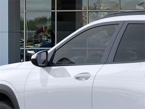 New 2026 Chevrolet Trax LT w/ Driver Confidence Package image 12