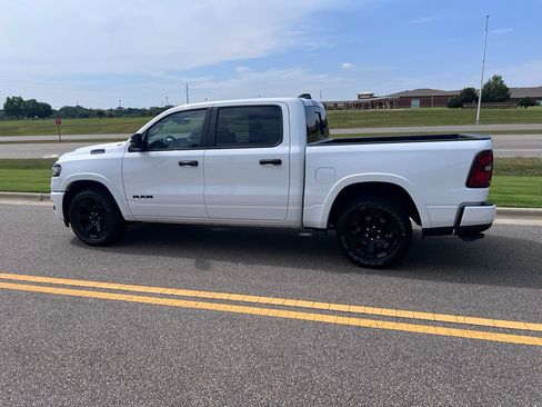 Certified 2025 RAM 1500 Big Horn AWD/4WD image 7