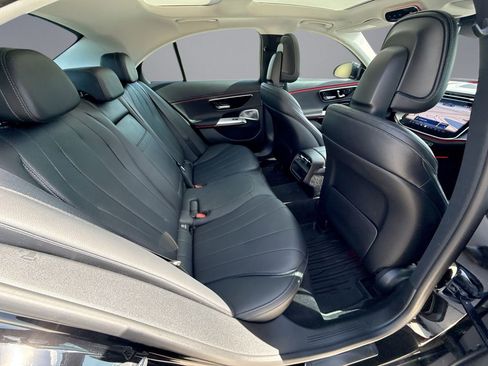 Used 2024 Mercedes-Benz E 350 4MATIC Sedan image 17