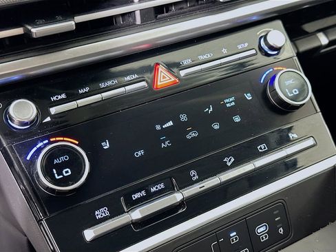 Used 2025 Hyundai Santa Fe SEL FWD image 27