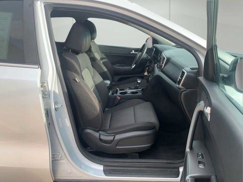 Used 2019 Kia Sportage LX FWD image 16