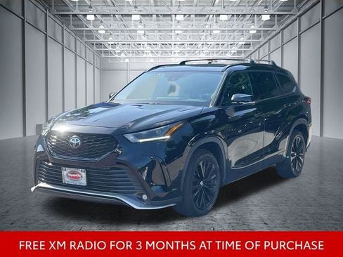 Used 2023 Toyota Highlander XSE AWD/4WD image 4