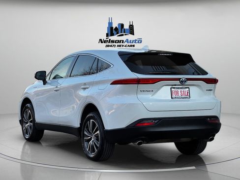 Used 2021 Toyota Venza LE image 7