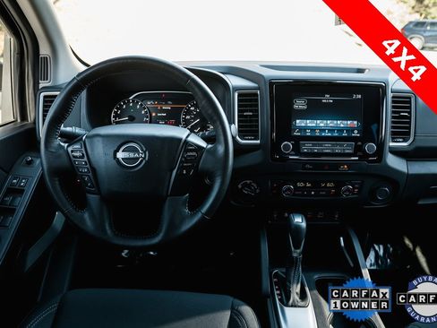 Used 2024 Nissan Frontier SV w/ Technology Package image 13