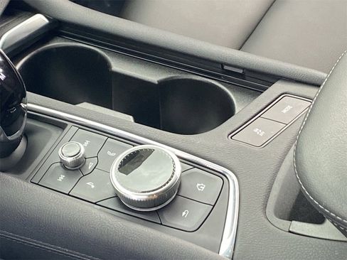 Certified 2024 Cadillac XT6 Luxury image 31