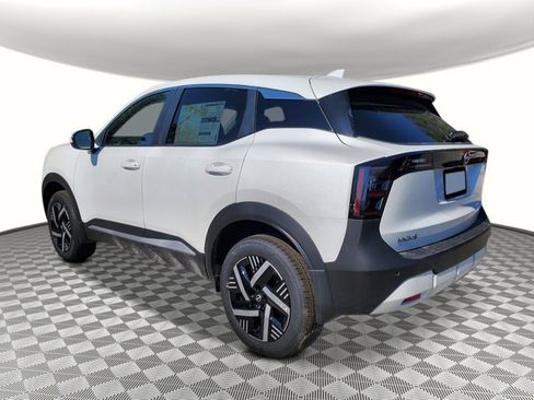 New 2025 Nissan Kicks SV image 3