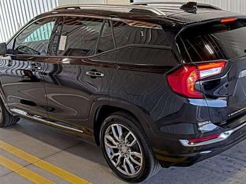 Used 2023 GMC Terrain Denali w/ Denali Premium Package AWD/4WD image 2